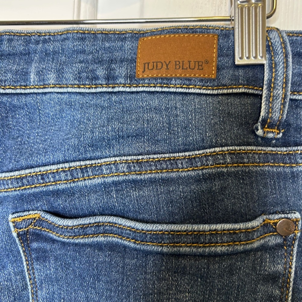 Judy Blue Dark Wash Skinny Jeans - Picture 4 of 7